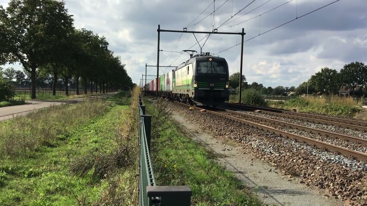 193 727 Vectron Locomotive RTB-Cargo With Container Train at Horst-Sevenum the Netherlands 30.9.2022