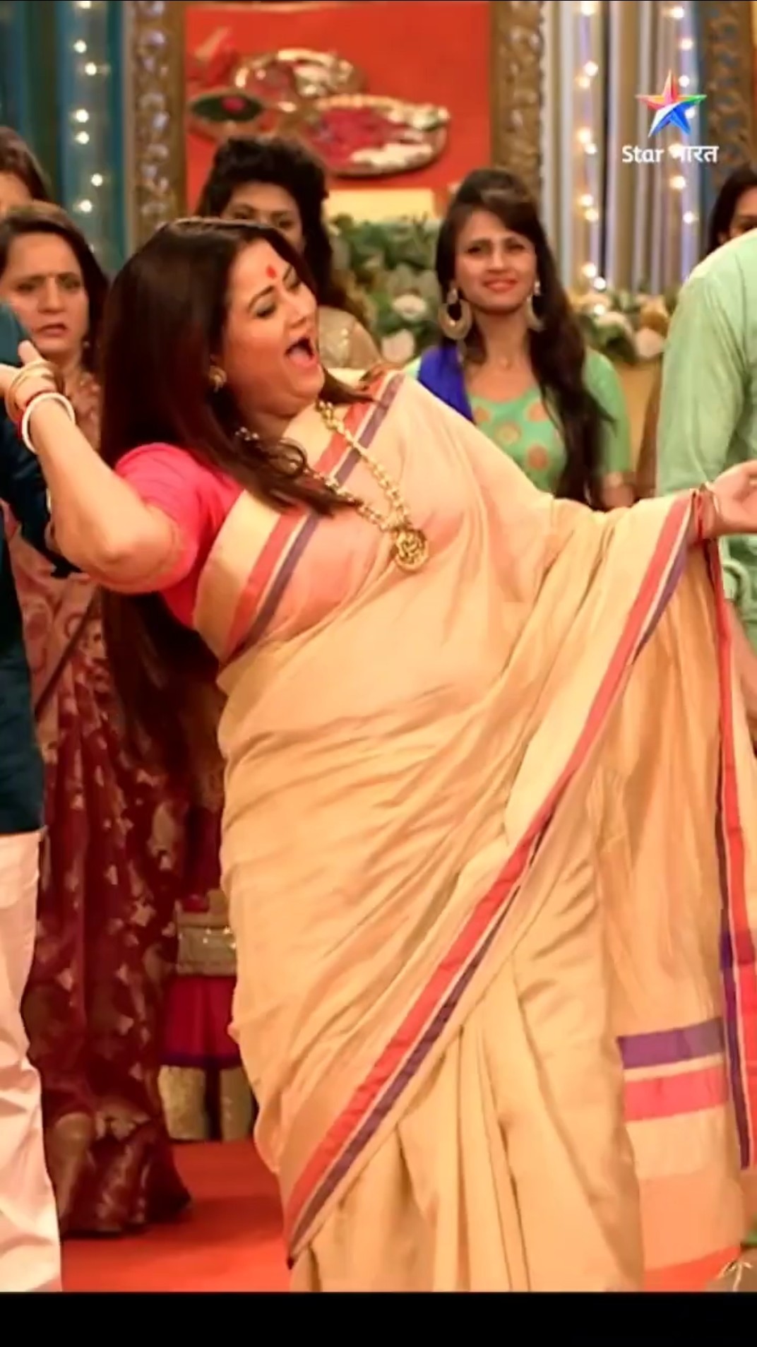 Bahu Humari Rajni_kant | Surili Ke Atrangi Rang | Jhoom Baraabar with Surili #bahuhumarirajni_kant