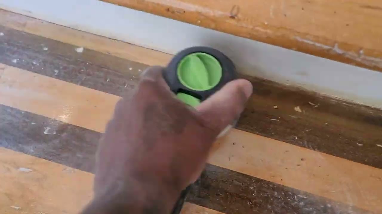 Никогда не используйте полиуретан на масляной основе для пола ❌ Спойлер: нам удалось спасти полы