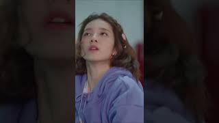 Is this tempting him? #chinesedrama #甜宠 #中国电视剧 #爱情 #霸道总裁 #甜宠爱情剧 #徐志贤 #万鹏 #shorts #好看中国电视剧