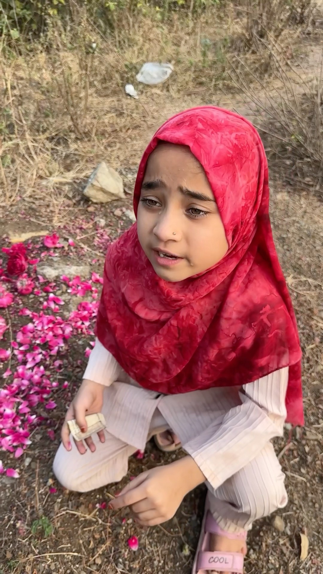 bachhi sab dur jake upper wala kyu mag rhi he??? #shorts #emotiona #youtubeshorts #short