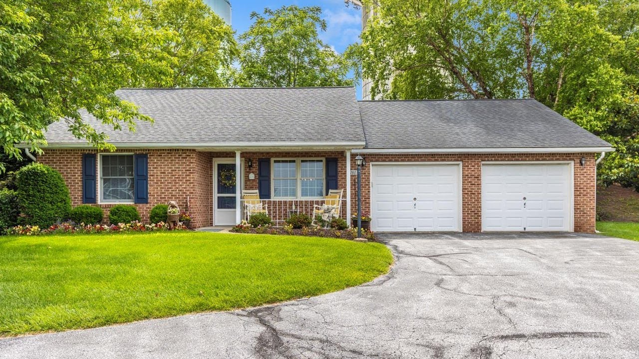 2807 Carlisle Dr #29, New Windsor, MD