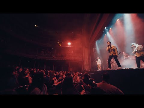 YouTube에서 Fugaz - Lo Que El Mundo Nos Deje Ser (Videoclip Oficial Teatro Lara) 보기 YouTube에서 Fugaz - Lo Que El Mundo Nos Deje Ser (Videoclip Oficial Teatro Lara) 보기