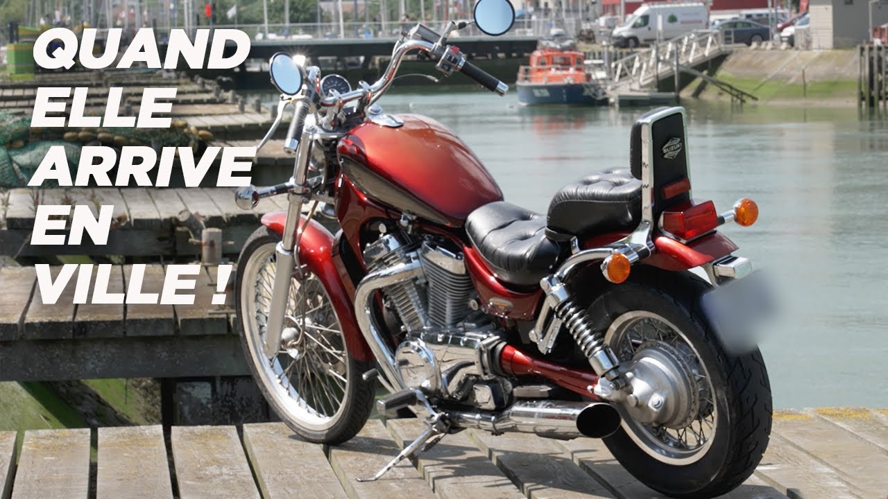 Suzuki Intruder 800, quand elle arrive en ville...