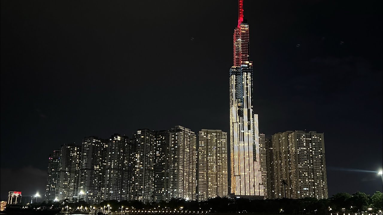 Một Ngày Vui Chơi Ở Thành Phố Hồ Chí Minh 2023.