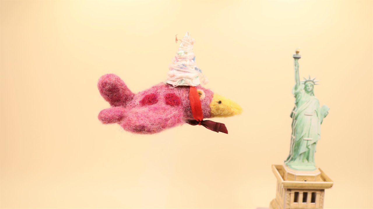 A DAY AT THE GALLERY by Nia Gould II (달공 "신기한 미술관")