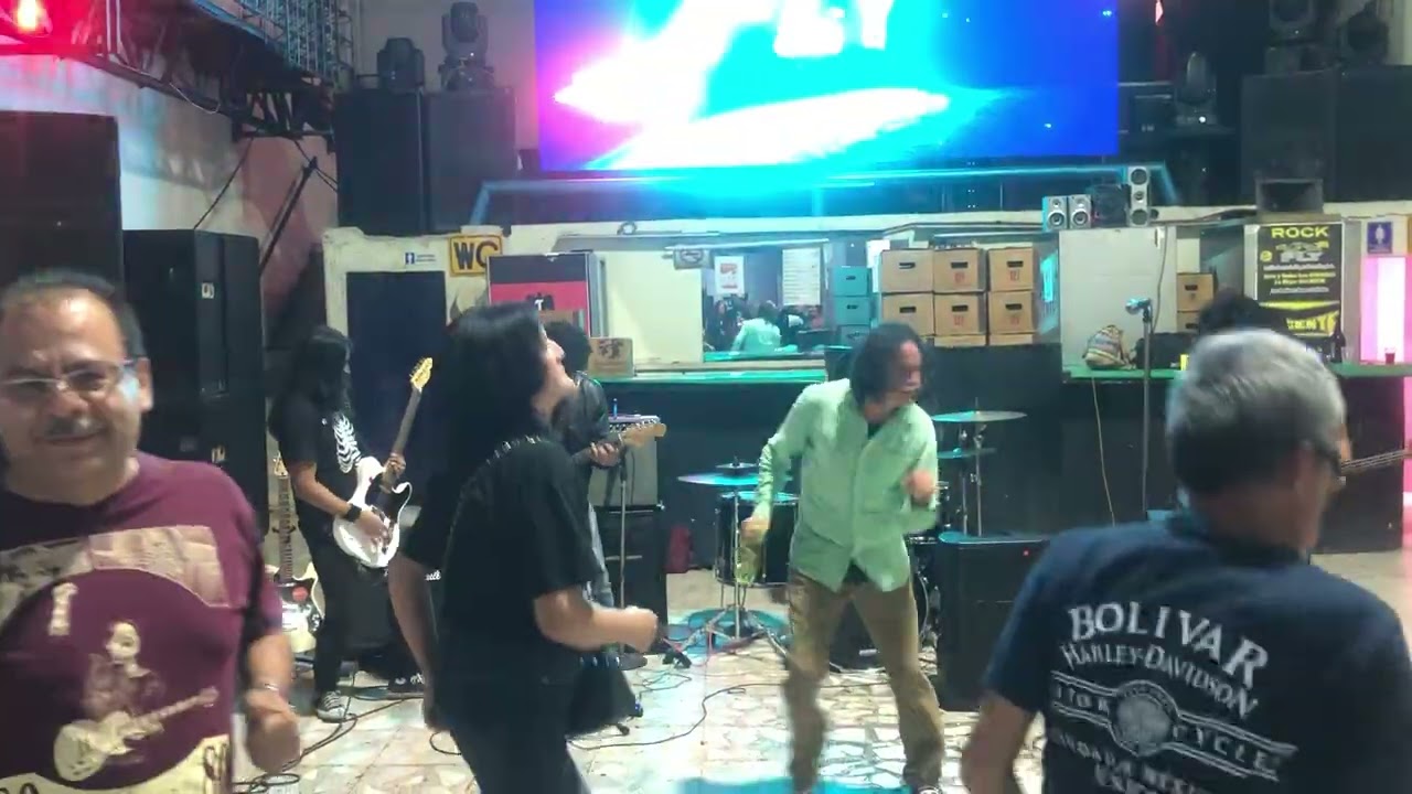 Rock and roll neza con la banda THÉ RAMONES del sol y malas compañías en CC FLY