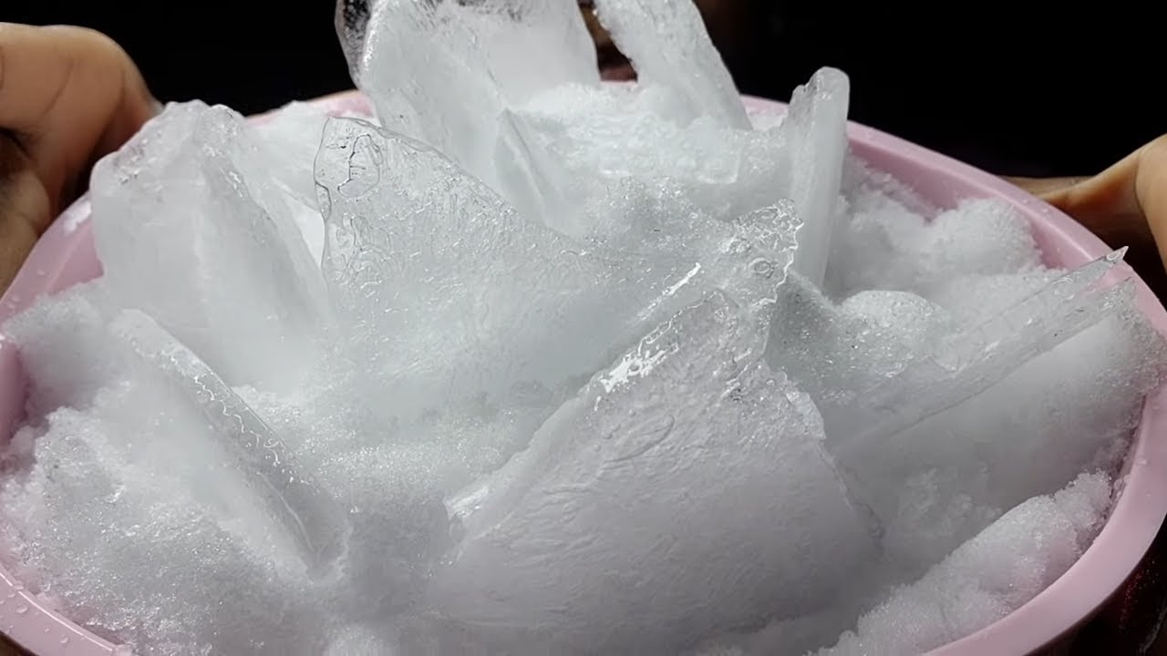 THIN CRUNCHY CARBONATED CHIPS WITH DRY FLUFFY ICE DIP | #iceeating #asmr #asmrice