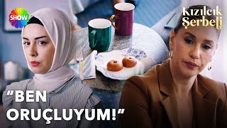 Kıvılcım, Çimen'in Oruç Tuttuğunu öğrendi! | Kızılcık Şerbeti 56. Bölüm