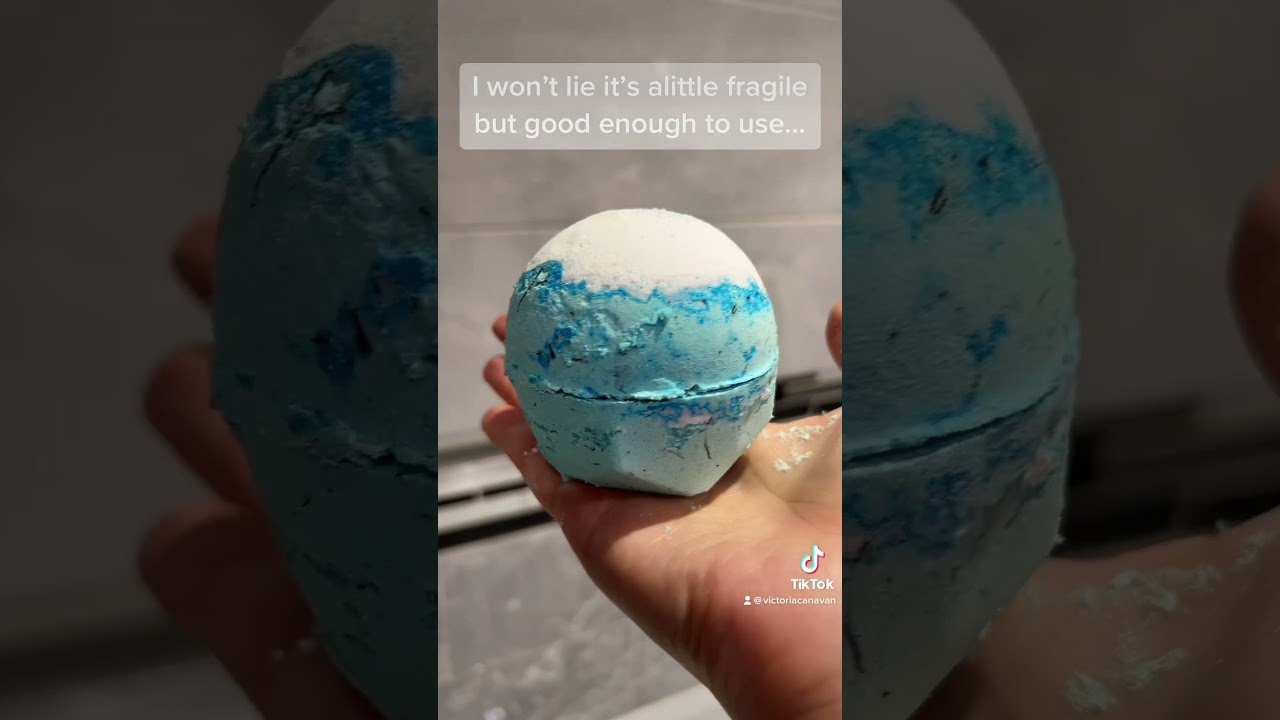 Lush big blue bath bomb - made by myself in store 