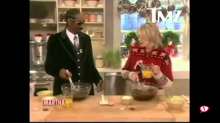 Snoop Dogg & Martha Stewart make brownies!