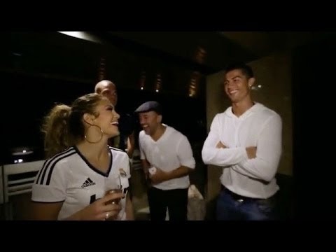 Jennifer López le presenta a su prima a Cristiano Ronaldo