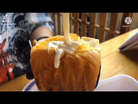 ขนมปังปิ้งไส้ทะลัก