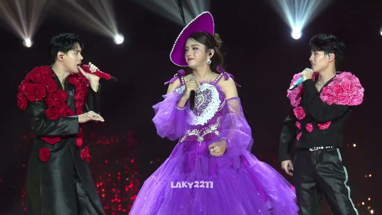 [4K] 251011 กุหลาบ Ft.คริสติน่า แซ่แต้ | ดอกนีออนรอรัก : DAY 1