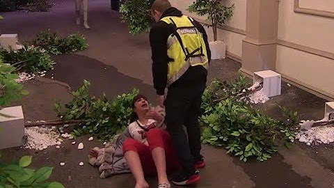 Miljana se tuče sa obezbeđenjem - Zadruga 3 (19. XII 2019) 🩸Produkcija je ovaj snimak izbrisala🩸