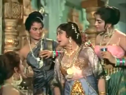Sansar se bhage phirte ho bhagwan ko tum kya paoge Chitralekha1964  Meena Kumari Lata Sahir Roshan