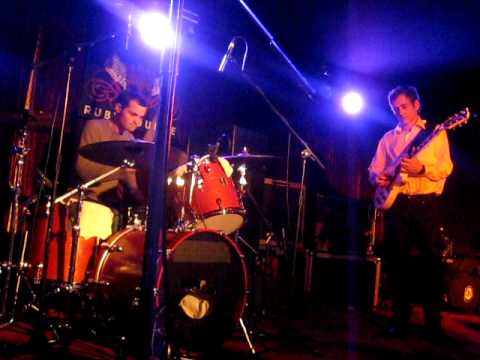 Dean Wareham 'Listen The Snow Is Falling' Live @ R...