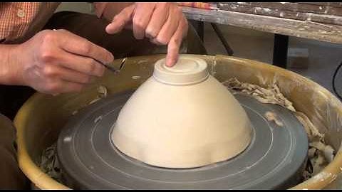 174. Quick Trimming / Chattering an Altered Bowl with Hsin-Chuen Lin