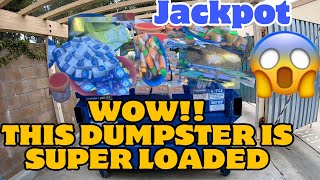 DUMPSTER DIVING - WOW!! THIS DUMPSTER IS SUPER LOADED