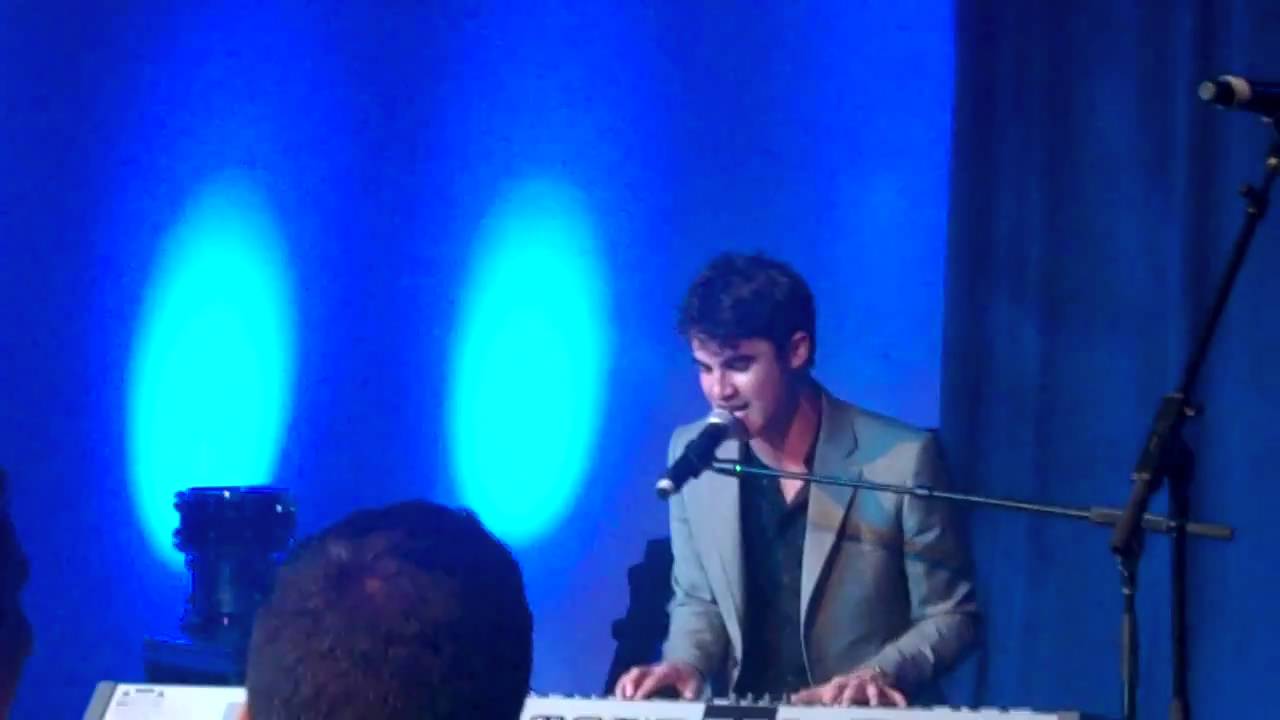Glee's Darren Criss Sings Teenage Dream Live