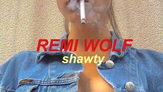 Remi Wolf - Shawty // español