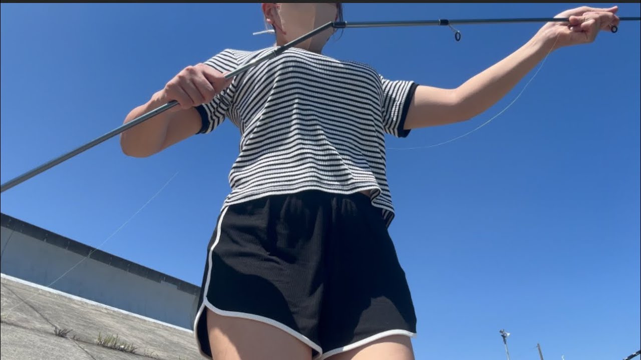 まさかのハプニング！？空から魚が降ってきた！【素人釣り女子】#13