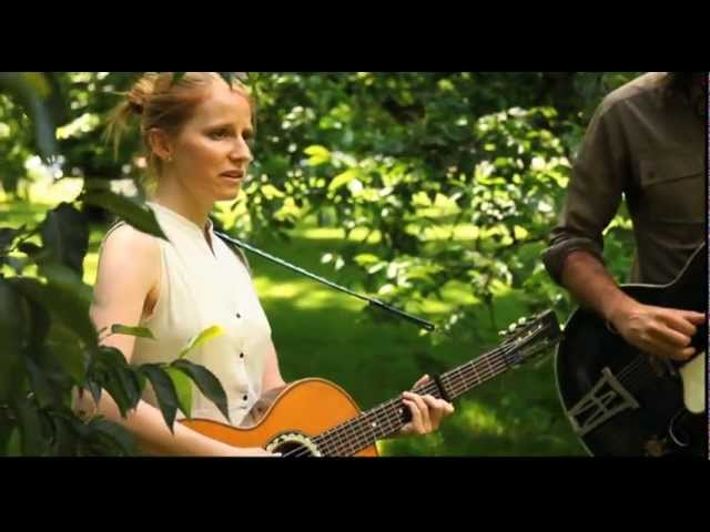 在 YouTube 上观看 Luluc - Fly (NIck Drake song) 在 YouTube 上观看 Luluc - Fly (NIck Drake song)