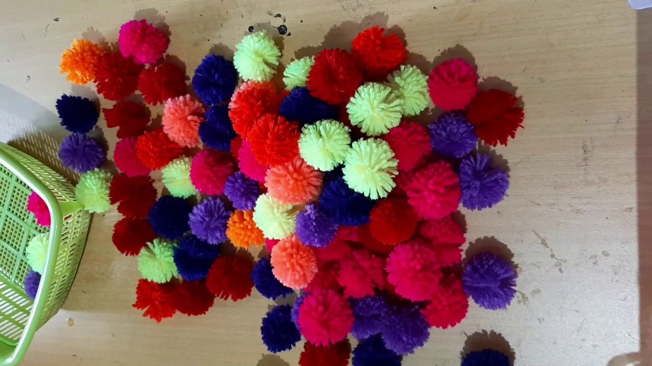 How to make pompom / easy method for pompom/ पाॅमपाॅम कसे बनवायचे