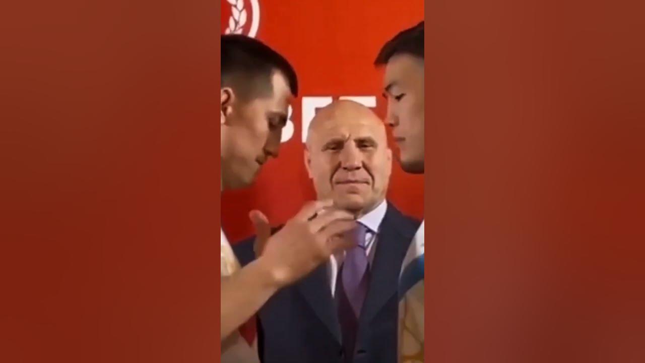 Акжол Махмудов Роман Власов