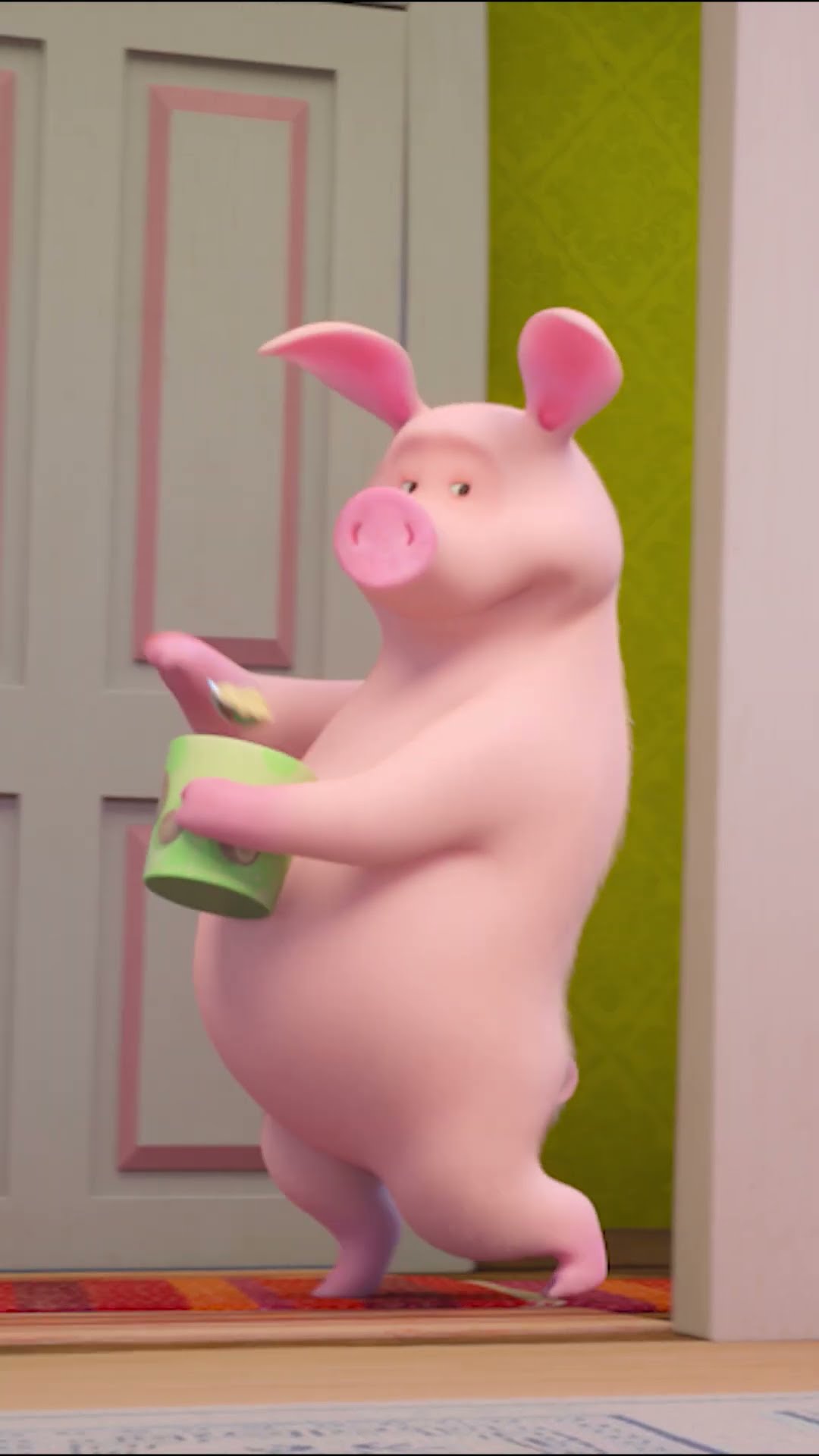 Осторожно! Коза перед экраном! ??‍? #Shorts #машаимедведь #Идёткозарогатая #MashaandtheBear