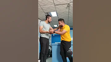 هذاة يحجي على ايمن حسين وعلى جوية 