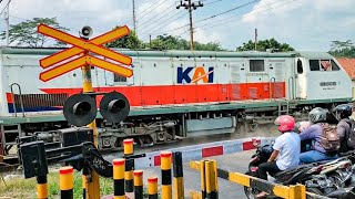 Palang Pintu Kereta Api JPL 363||Railroad Crossing Indonesia||KA Fajar Utama Solo