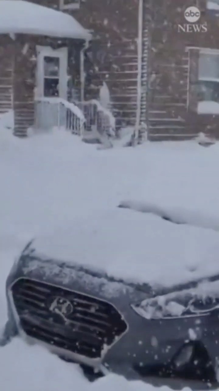 Major snowfall as travelers head home