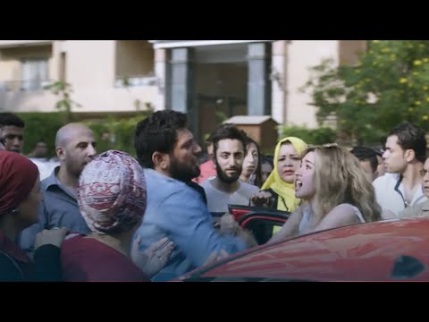 عقدة الخواجة لما تخبط عربية وتكون اللي سايقة واحدة ست