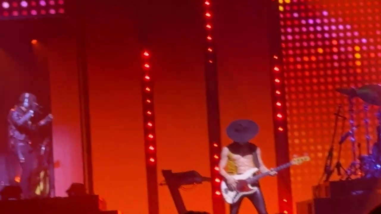 Watch Lenny Kravitz - It Ain't Over Till It's Over - London 2025 on YouTube Watch Lenny Kravitz - It Ain't Over Till It's Over - London 2025 on YouTube