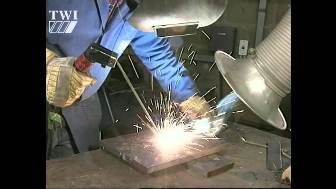 How to weld metal with an arc welder