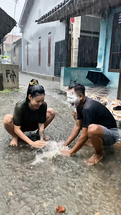 Cemong and Bela Bathe in the Rain, But Then a Python Joins in! #shorts #snake @Bunculkalipah