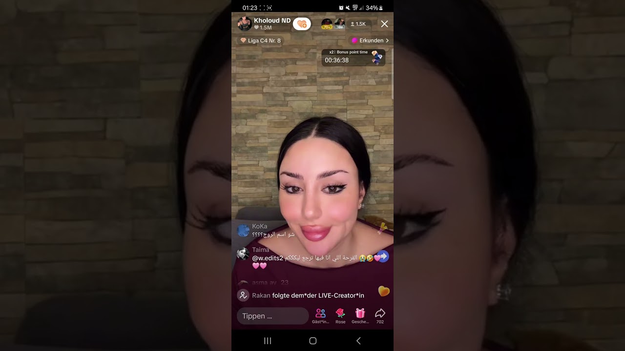 حميد يدخل بث خلود ويدعمها بالتاج.