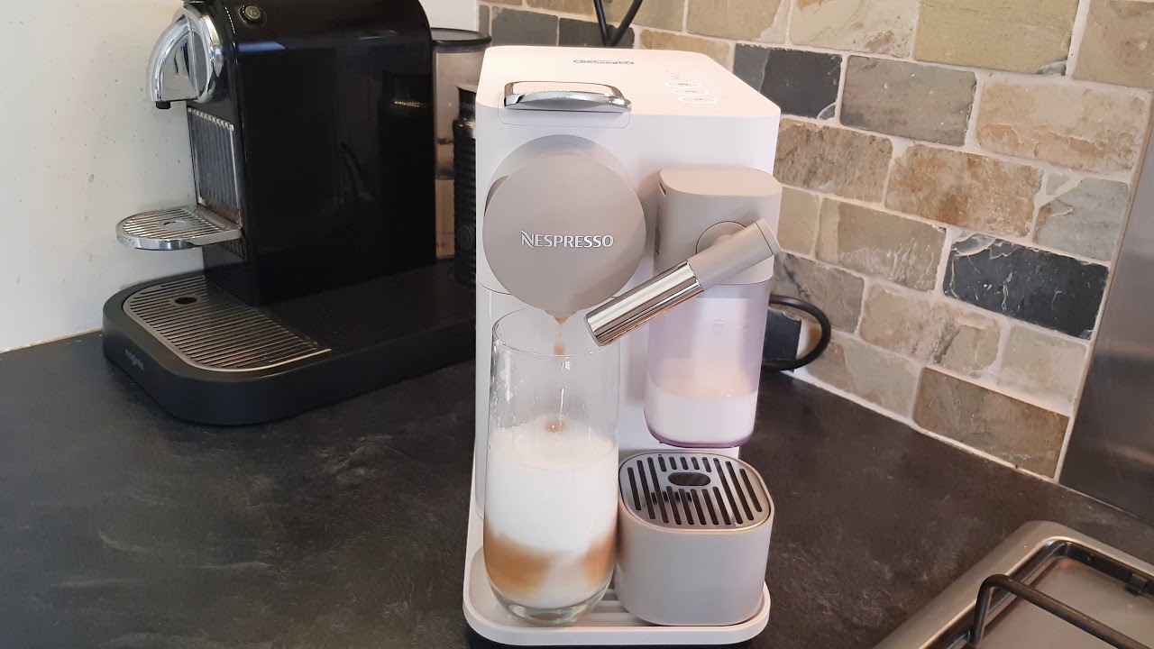Anbefalede Estate bekymre A Review of the Nespresso Lattissima One Coffee Machine - YouTube