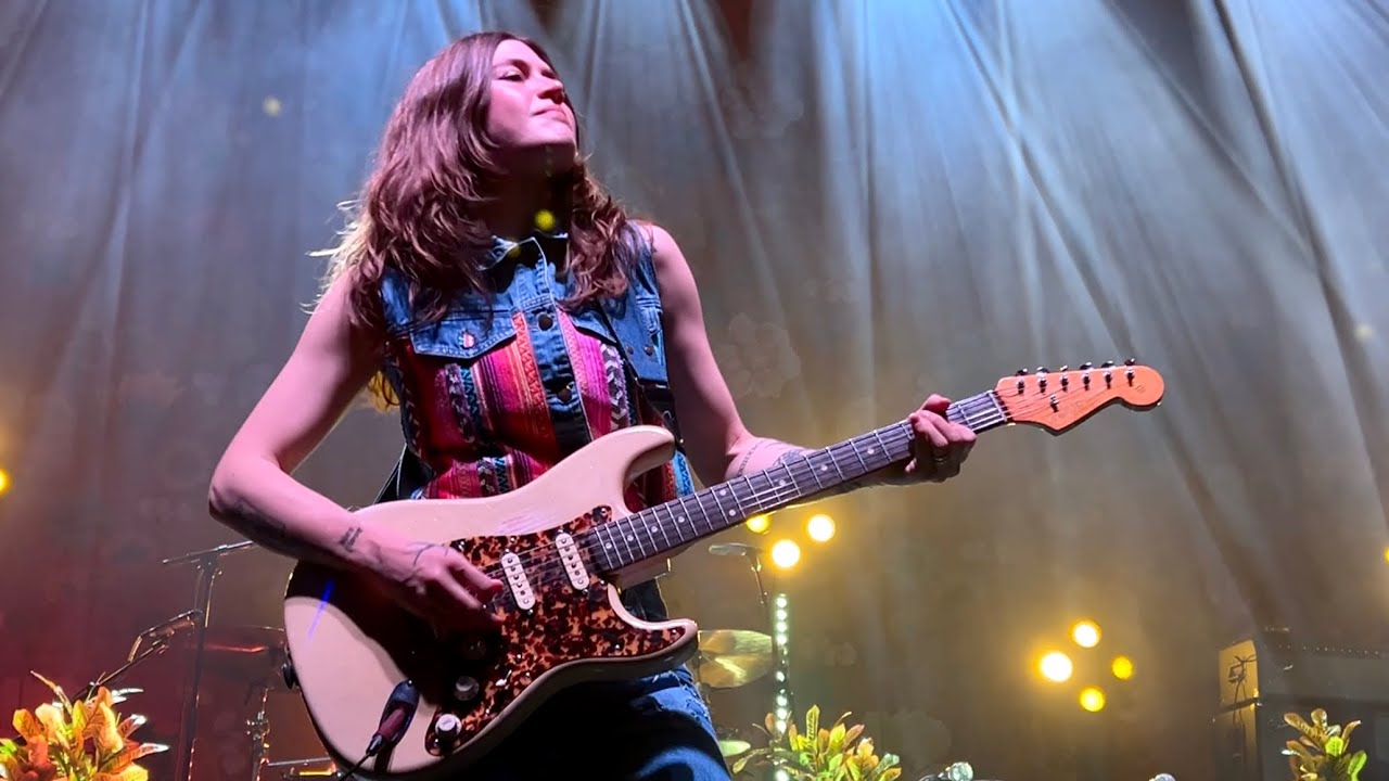 Watch Larkin Poe - Summertime Sunset (2025 Bloom Tour - O2 Institute, Birmingham - 22/10/2025) on YouTube Watch Larkin Poe - Summertime Sunset (2025 Bloom Tour - O2 Institute, Birmingham - 22/10/2025) on YouTube