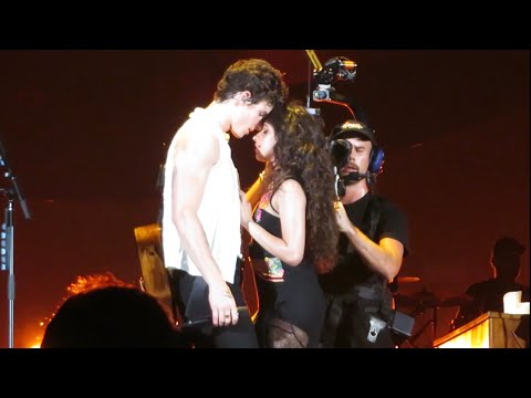 Video: Shawn Mendes En Camila Cabello Eindelijk Kussen