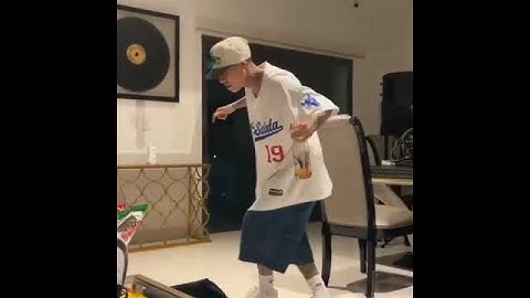 Thumbnail of Santa Fe Klan 🔥Bailando Cumbia🔥