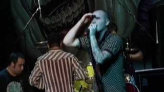 04 Hit or Miss - New Found Glory - Live In London