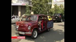 У Києві влаштували парад ретро-машин У Києві влаштували парад ретро-машин