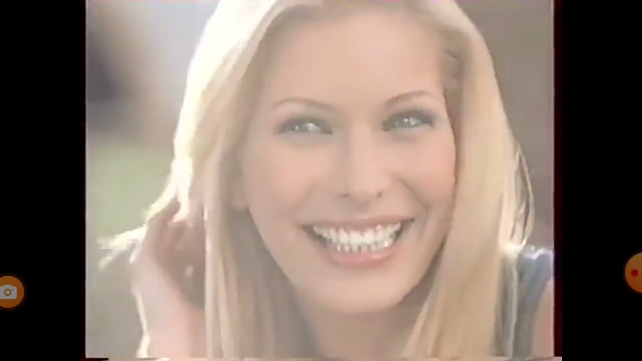 Реклама шампуня для светлых волос от Nivea Hair Care Brilliant Blonde (2006-2008)