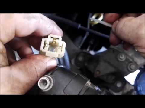 Toyota Aygo Peugeot 107 Citroen C1 Headlamp Plug Puller Hack. - Youtube