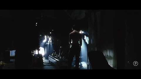 Rocknrolla - Opening credits