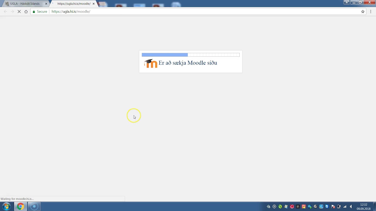 Hvernig horfir maður á fyrirlestrana á Moodle?