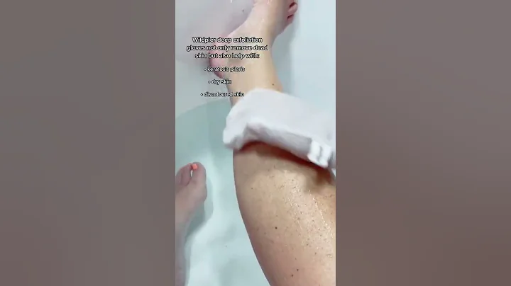 Wildpier deep exfoliation gloves hard at work!🛁