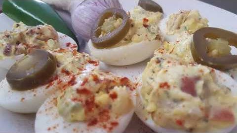 SPICY DEVILED EGGS, RICHARD IN THE KITCHEN